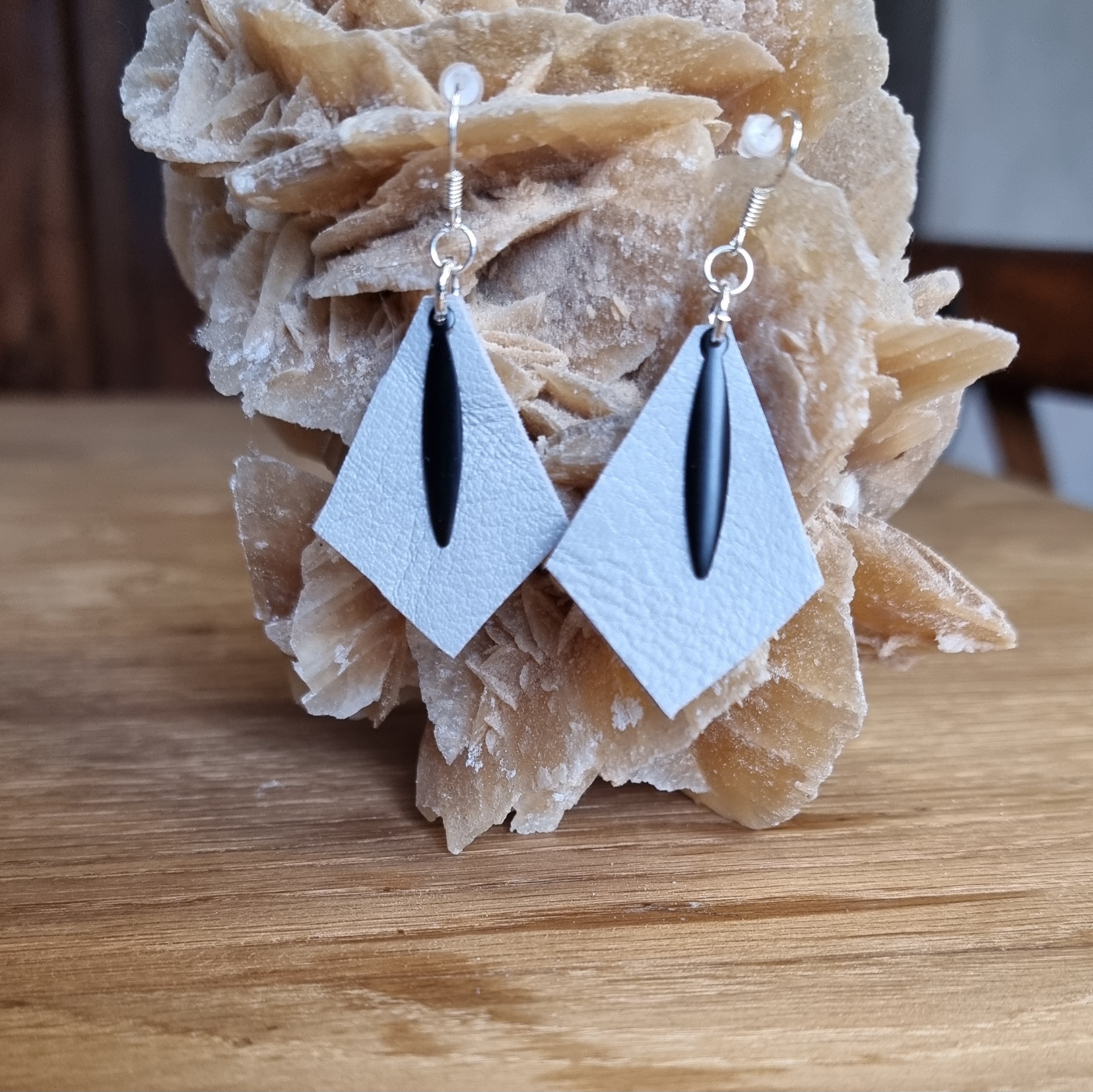 Boucles d'oreilles cuir – Image 3